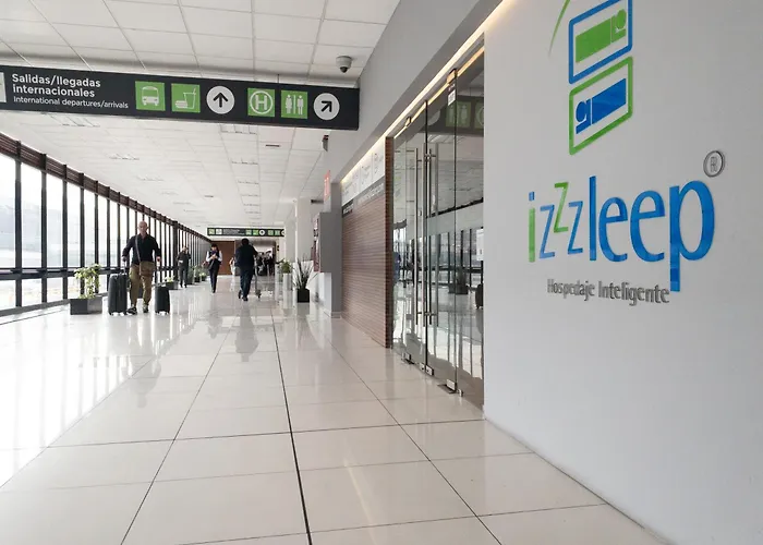 Izzzleep Aeropuerto Terminal 1 Capsule hotel Mexico City
