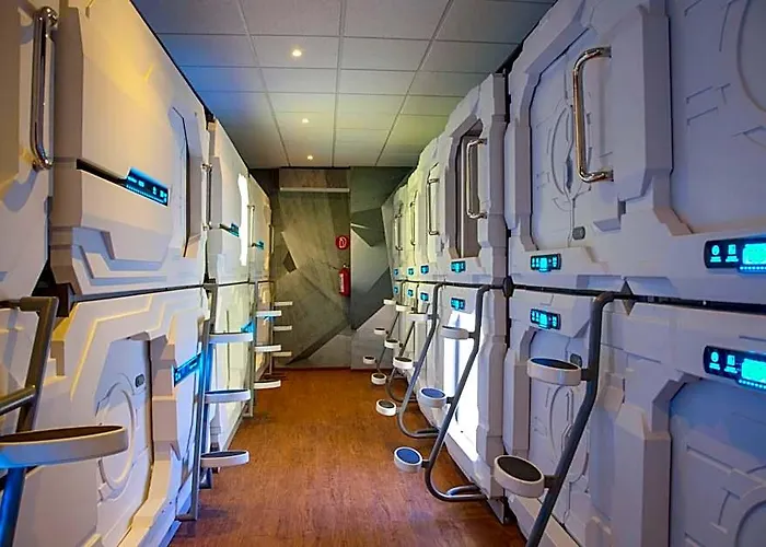 Capsule hotel Izzzleep Aeropuerto Terminal 1 Mexico City