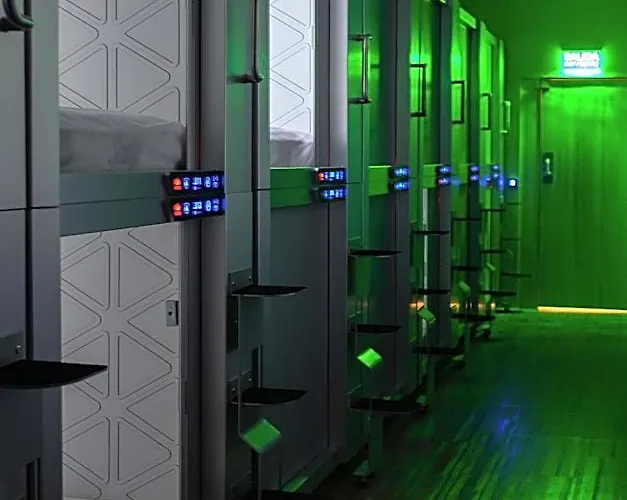 Capsule hotel Izzzleep Aeropuerto Terminal 1 Mexico City